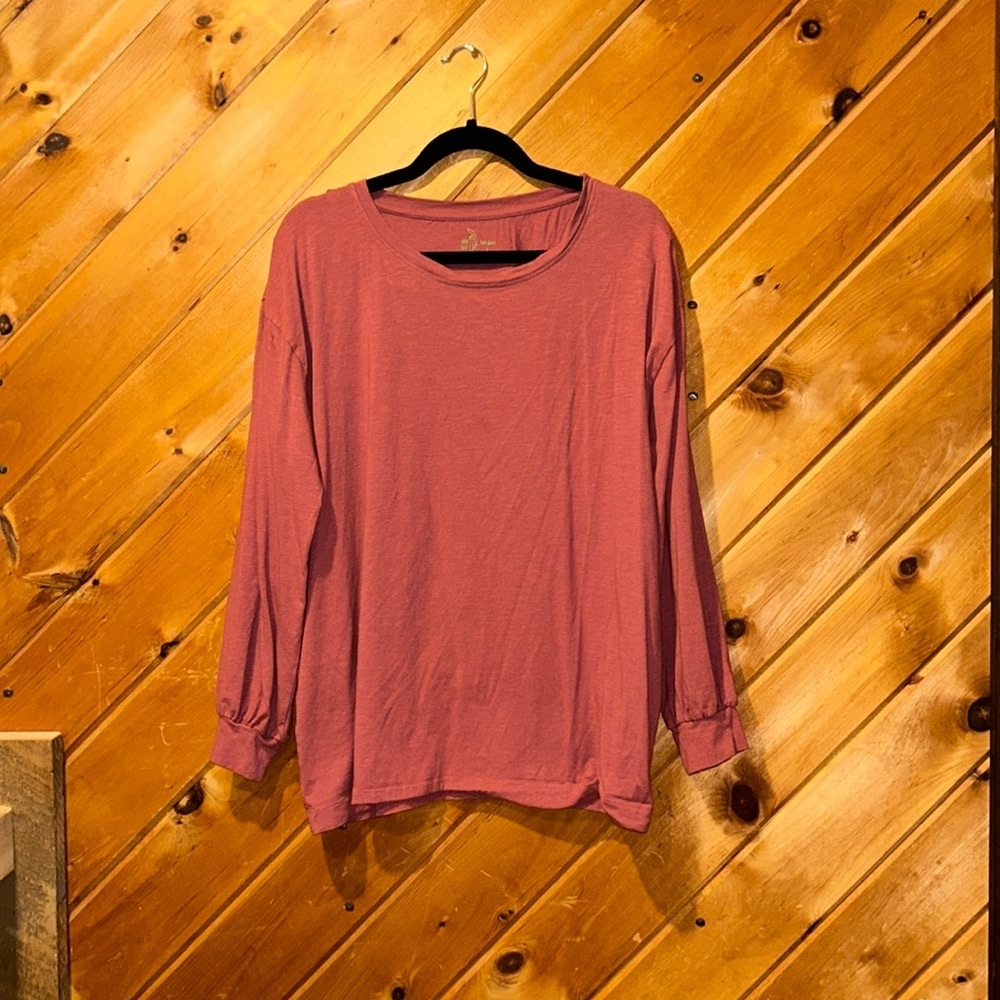 Kate Quinn Little Liam women’s mama rust colored long sleeve top